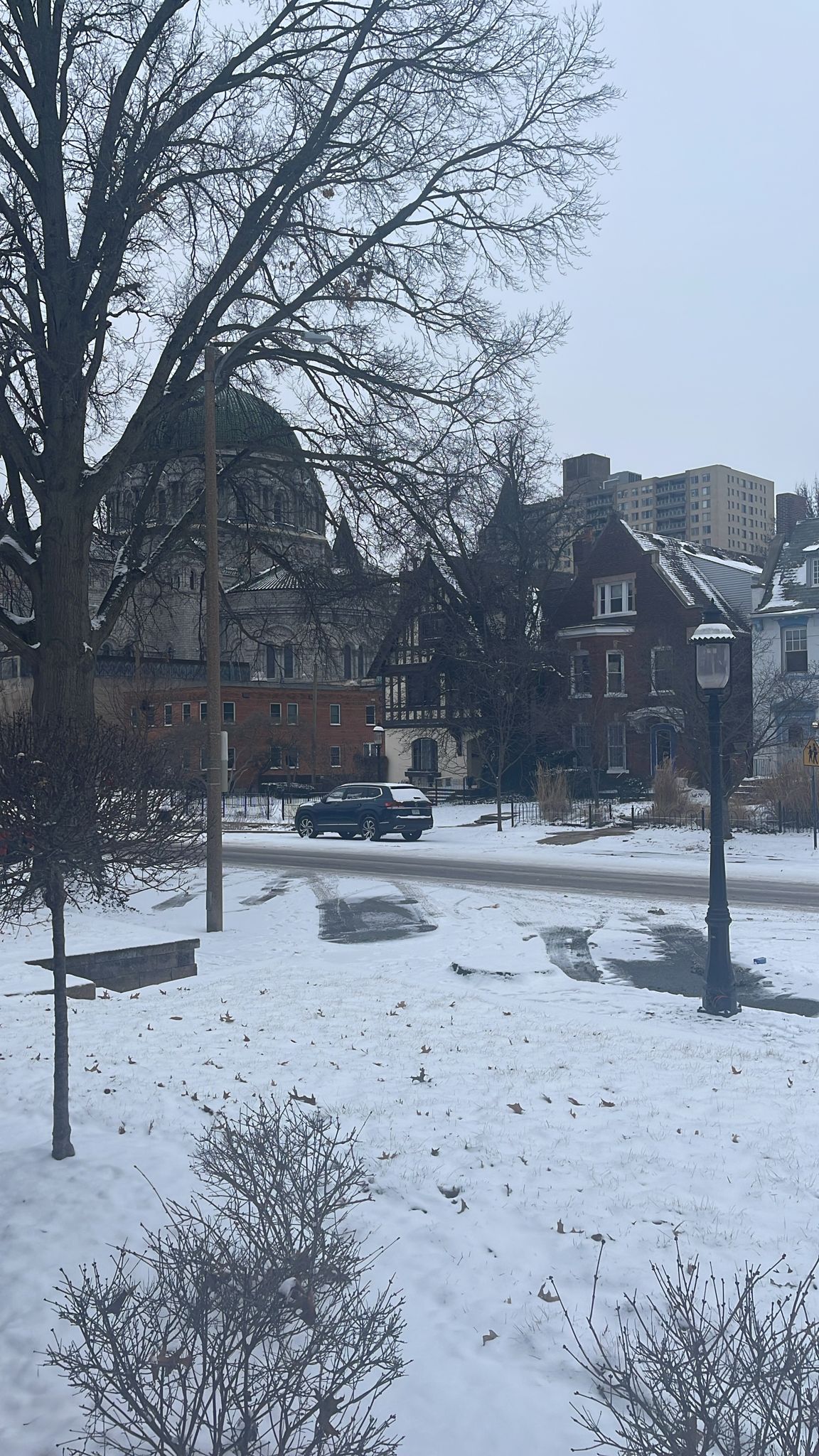 Cover Image Familiar