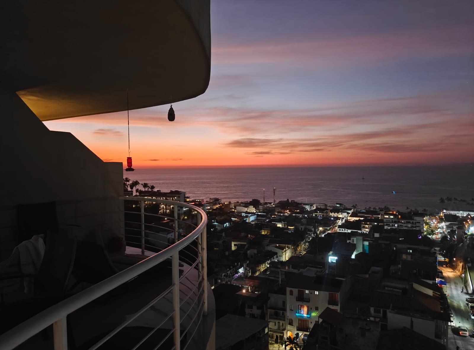 Cover Image Una Pregunta Más